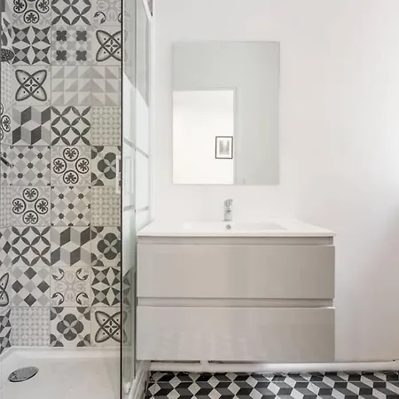 Arc De Triomphe - Etoile Charmant Pour 2 Personnes Apartment *